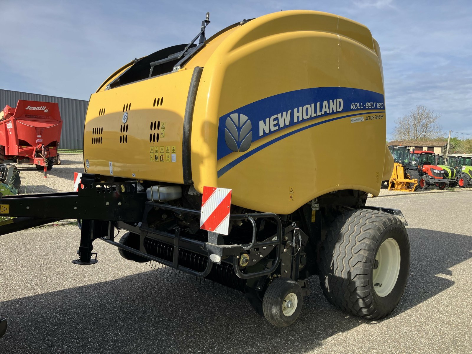 Großpackenpresse του τύπου New Holland ROLL BELT 180 ACTIVE SWEEP, Gebrauchtmaschine σε ailias (Φωτογραφία 5)