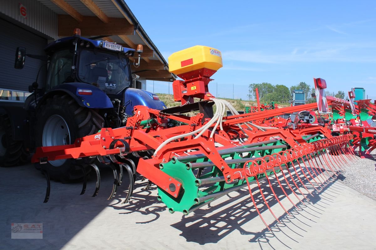 Grubber des Typs Agro-Masz Leichtgrubber APS 50H mit Streuer, Gebrauchtmaschine in Eberschwang (Bild 2)