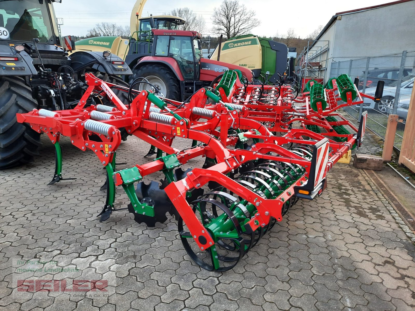 Grubber des Typs Agro-Masz Runner 30 Federstempel 600, Neumaschine in Ansbach (Bild 1)