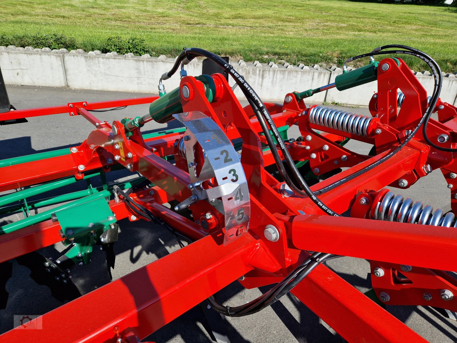 Grubber des Typs Agro-Masz Runner 30 Steinsicherung Flügelschare, Neumaschine in Tiefenbach (Bild 8)