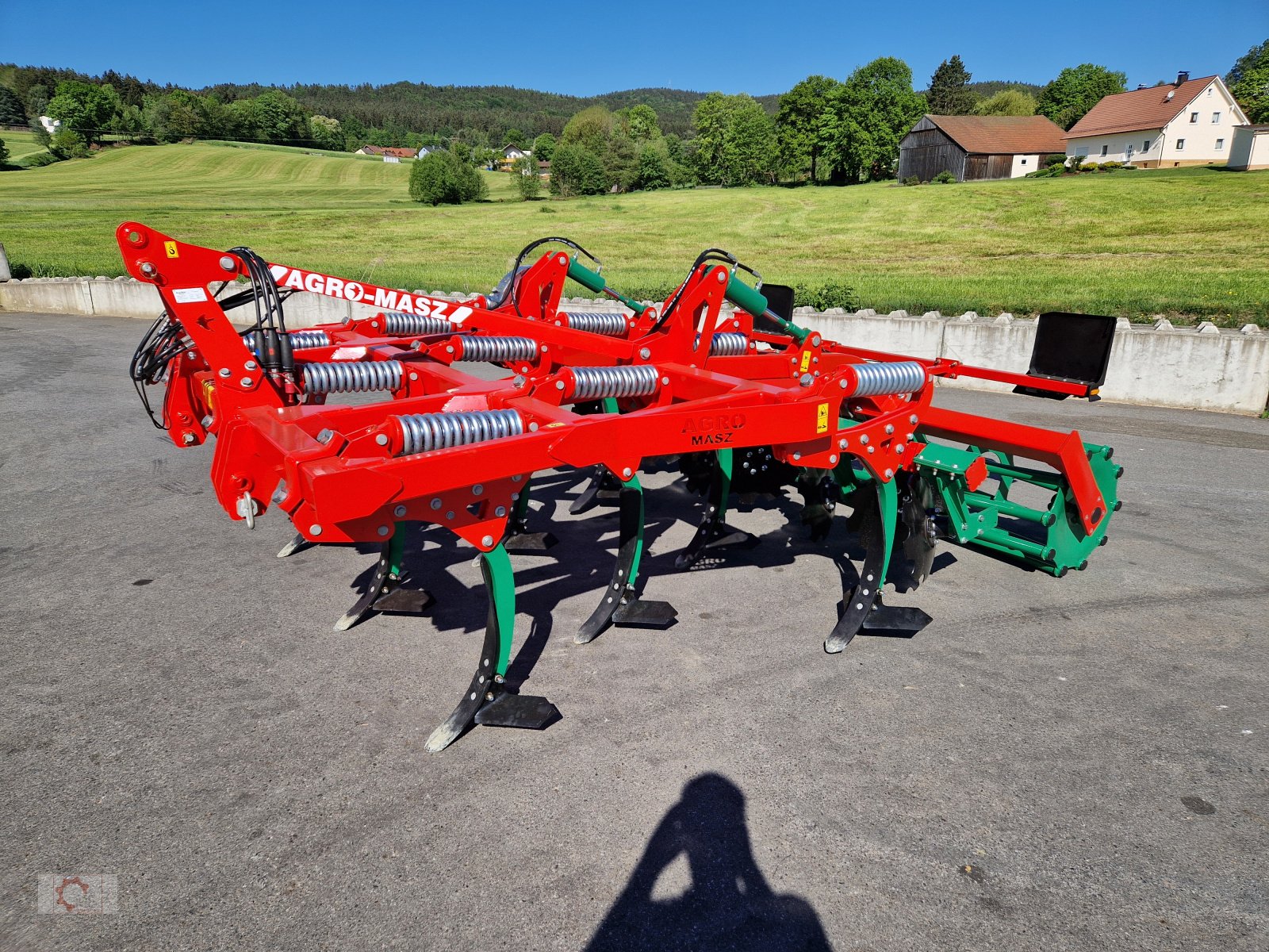 Grubber of the type Agro-Masz Runner 30 Steinsicherung Flügelschare, Neumaschine in Tiefenbach (Picture 17)