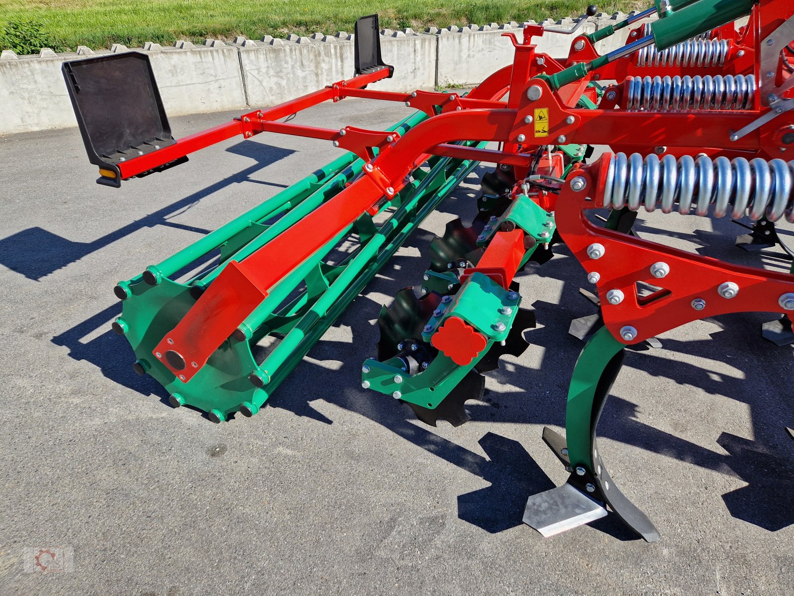 Grubber del tipo Agro-Masz Runner 30 Steinsicherung Flügelschare, Neumaschine en Tiefenbach (Imagen 10)