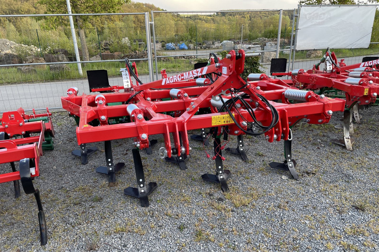 Grubber des Typs Agro-Masz Runner 30, Neumaschine in Heustreu (Bild 1)