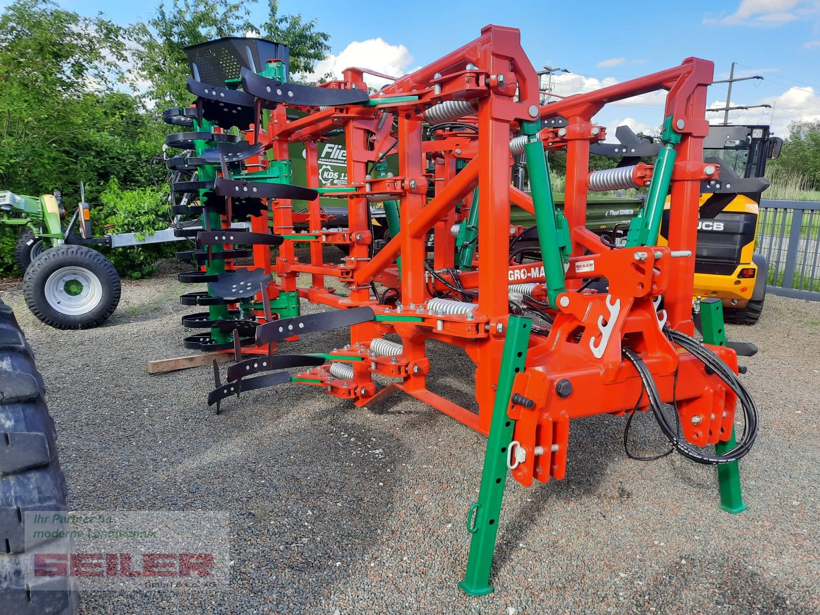 Grubber del tipo Agro-Masz Runner 40 H + Federstempelwalze 600, Neumaschine In Ansbach (Immagine 2)