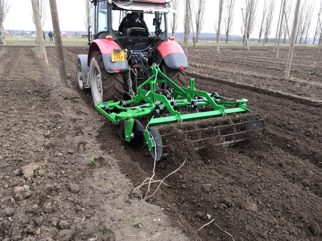 Grubber of the type Agrotipa HopGrubber Vario 180-240, Neumaschine in Roudnice nad Labem (Picture 7)