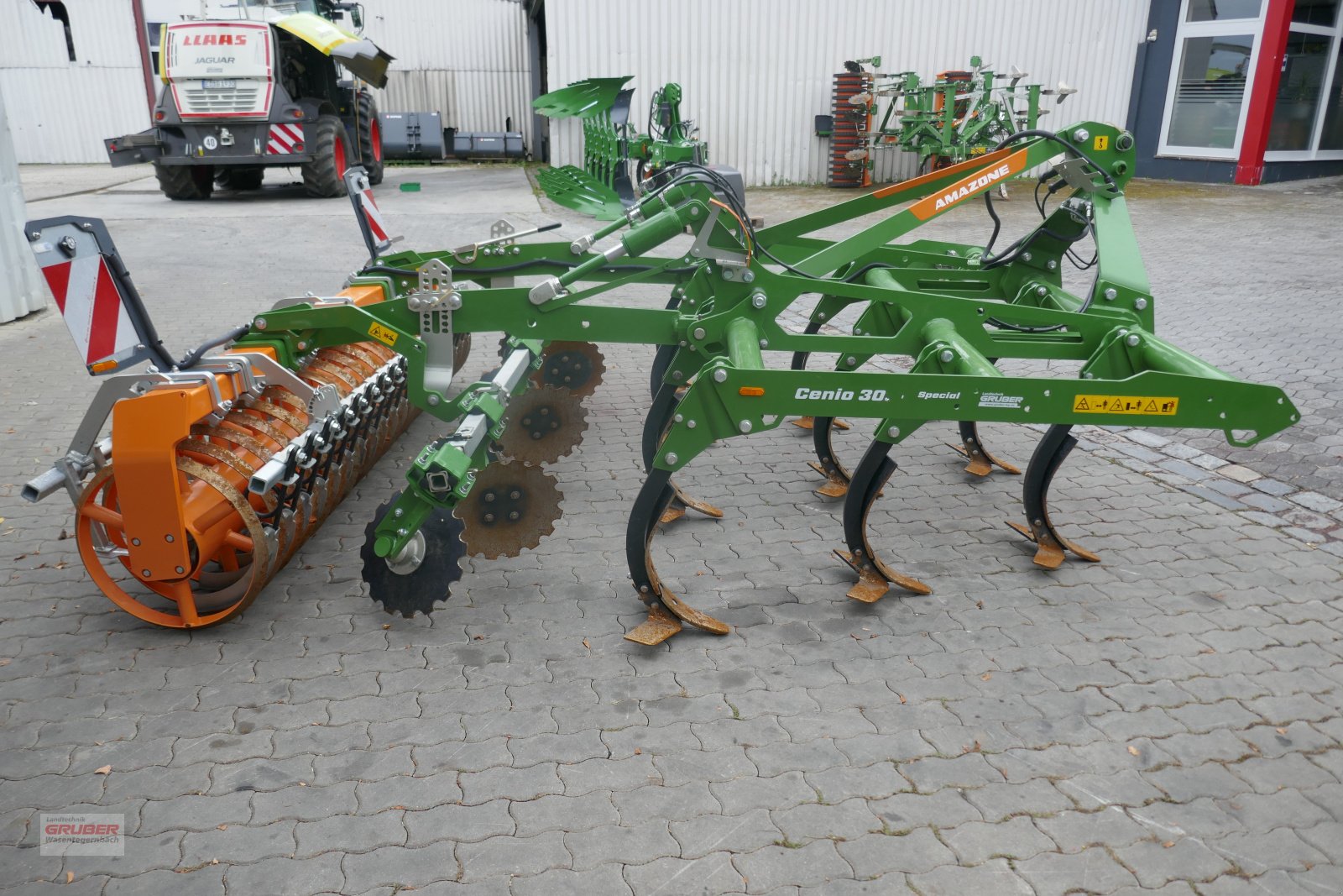 Grubber des Typs Amazone Cenio 3000 - wenig eingesetzte Maschine, Gebrauchtmaschine in Dorfen (Bild 3)