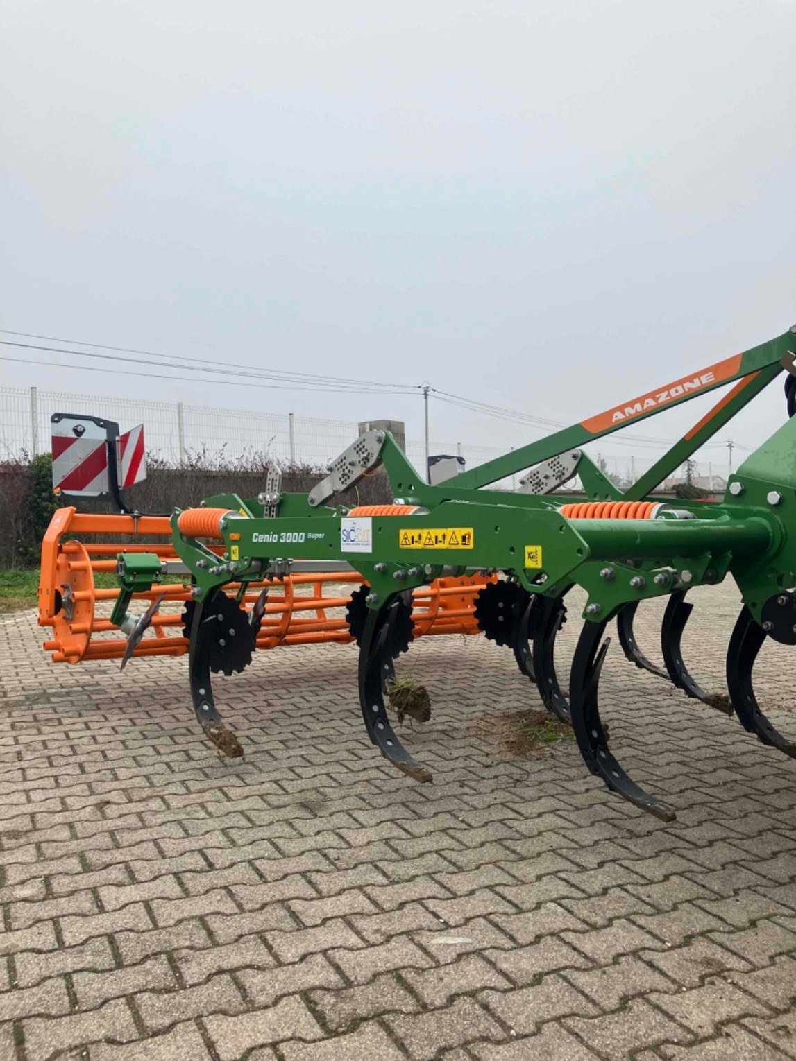 Grubber van het type Amazone Déchaumeur à dents CENIO 3000 SUPER Amazone, Gebrauchtmaschine in ROYNAC (Foto 4)