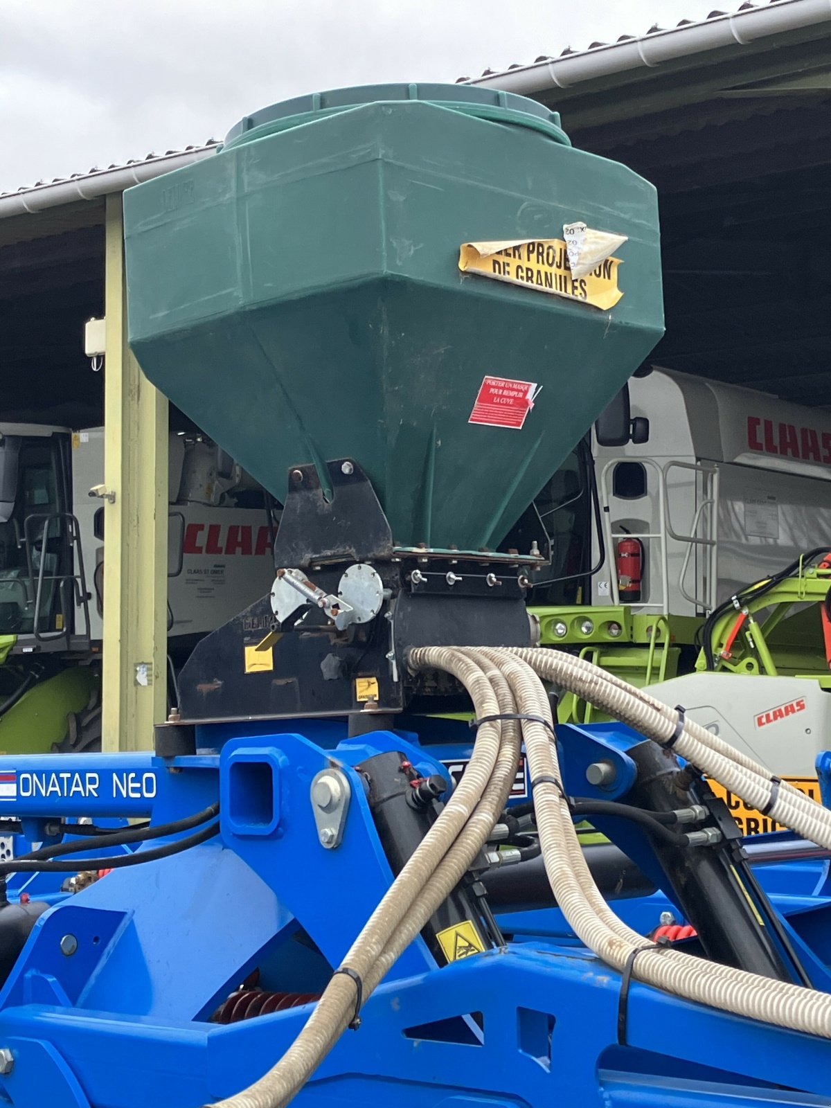 Grubber van het type Carré DECHAUMEUR ONATAR NEO, Gebrauchtmaschine in BLENDECQUES (Foto 10)