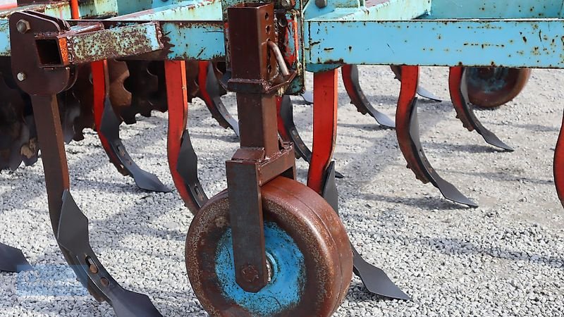 Grubber типа Heilers 4 Balkiger 3m Doppelherzgrubber mit V-Scheibennachläufer, Neue Doppelherzschare--, Gebrauchtmaschine в Ennigerloh (Фотография 11)