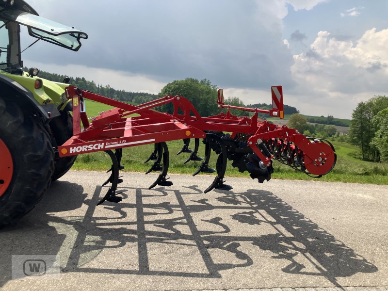 Grubber of the type Horsch Terrano 3 FX, Neumaschine in Zell an der Pram (Picture 1)