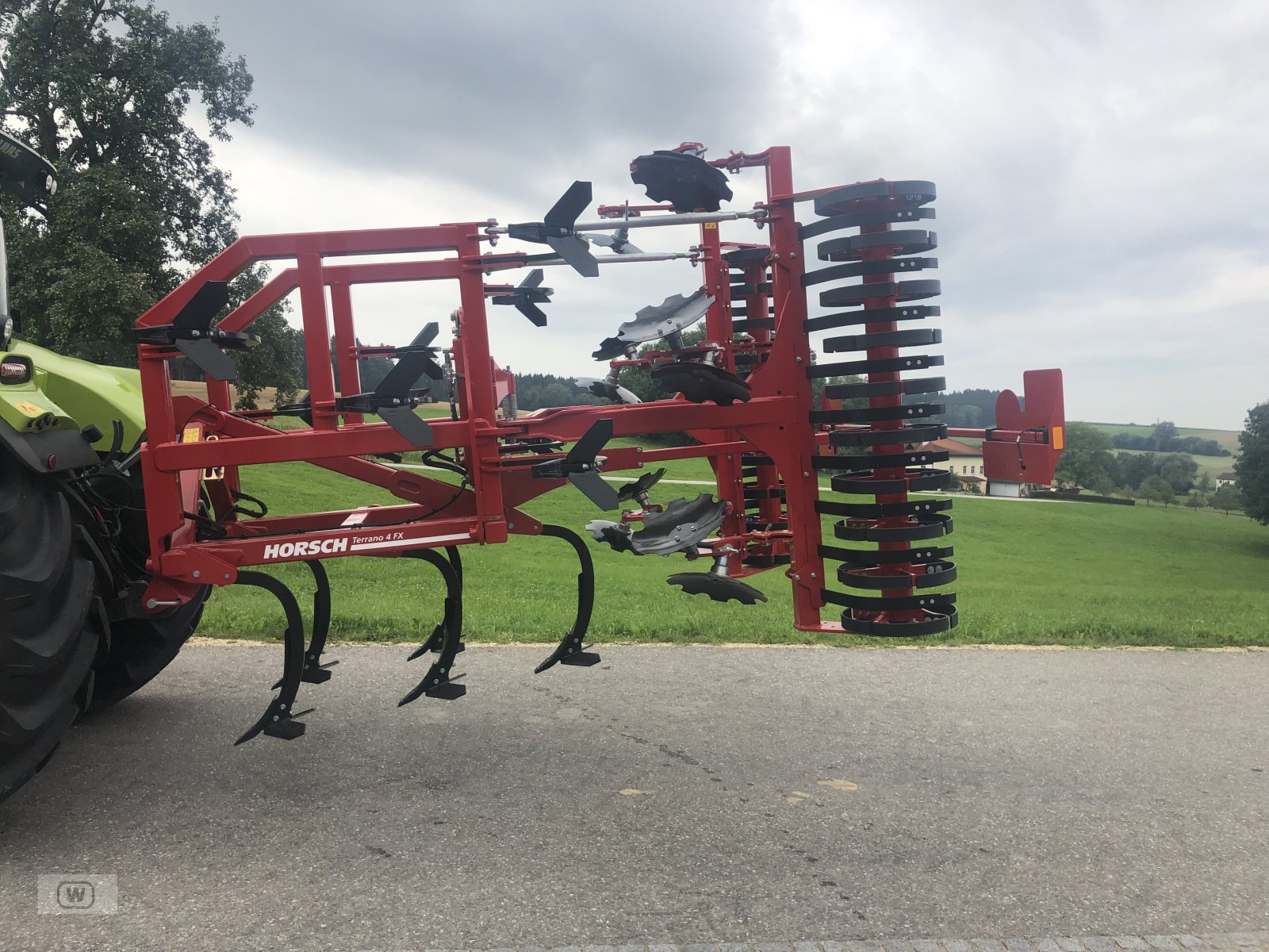 Grubber of the type Horsch Terrano 4 FX, Neumaschine in Zell an der Pram (Picture 18)