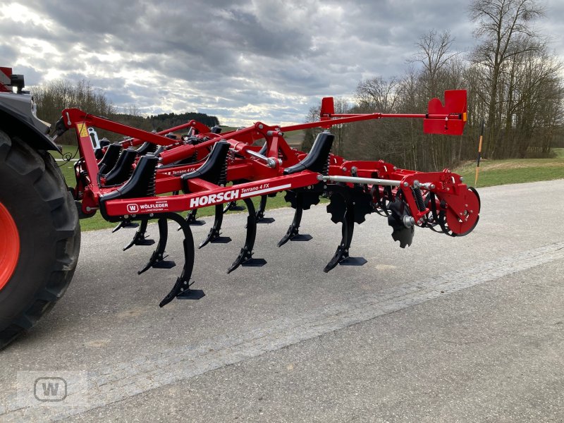 Grubber of the type Horsch Terrano 4 FX, Neumaschine in Zell an der Pram (Picture 1)