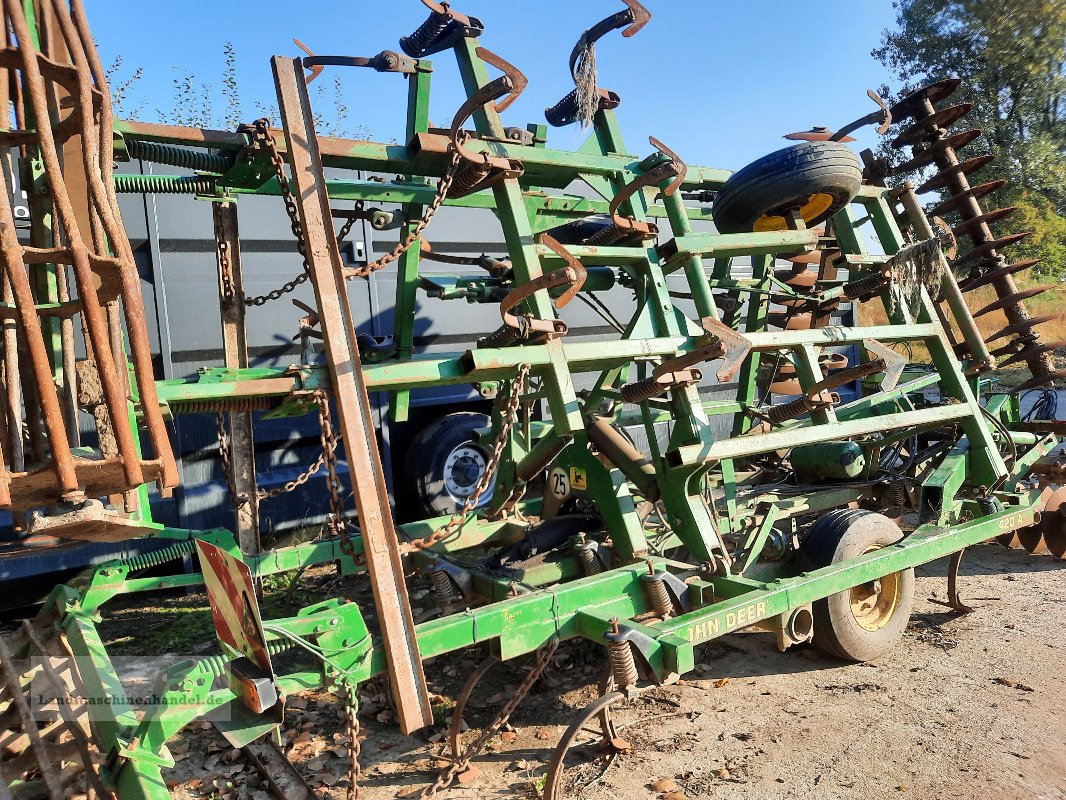 Grubber типа John Deere 420A, Gebrauchtmaschine в Burg/Spreewald (Фотография 4)