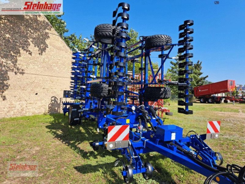 Grubber del tipo Köckerling Allrounder Flatl.750, Neumaschine en Rollwitz