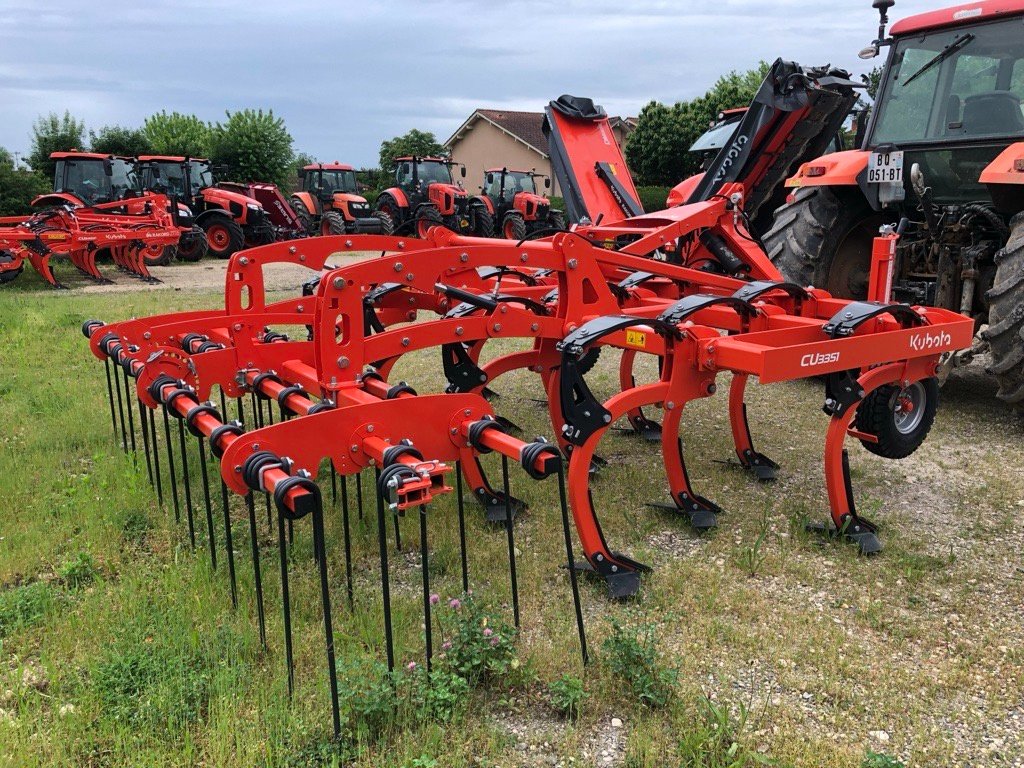 Grubber tip Kubota CU3351, Gebrauchtmaschine in CONFRANÇON (Poză 4)