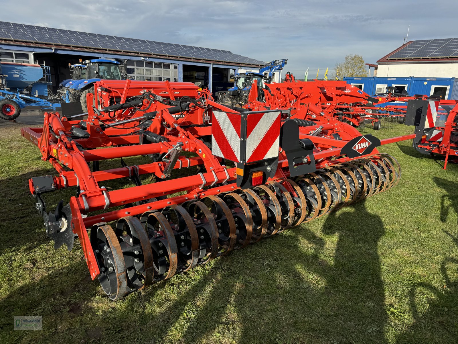 Grubber typu Kuhn Cultimer 400, Neumaschine w Buch am Wald (Zdjęcie 2)