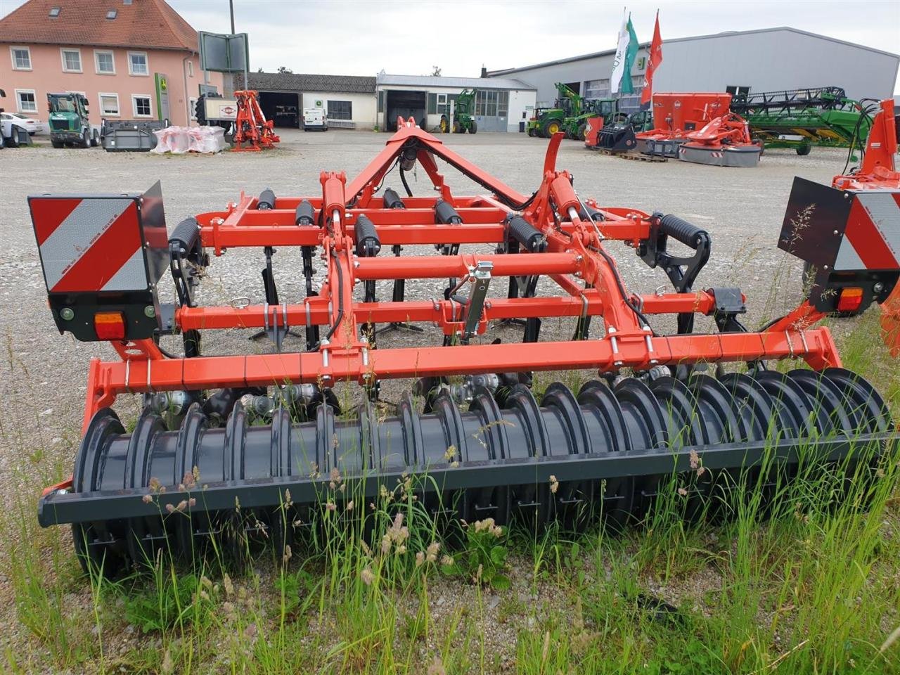 Grubber del tipo Kuhn Cultimer L 300 NS, Neumaschine en Schopfloch (Imagen 3)