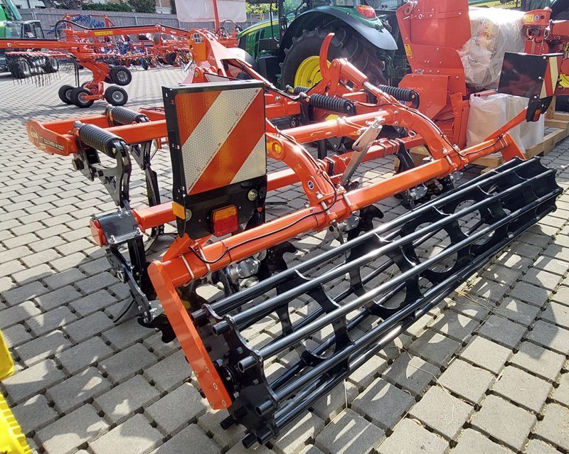 Grubber du type Kuhn Cultimer M 300 NSM, Ausstellungsmaschine en Ersingen (Photo 3)