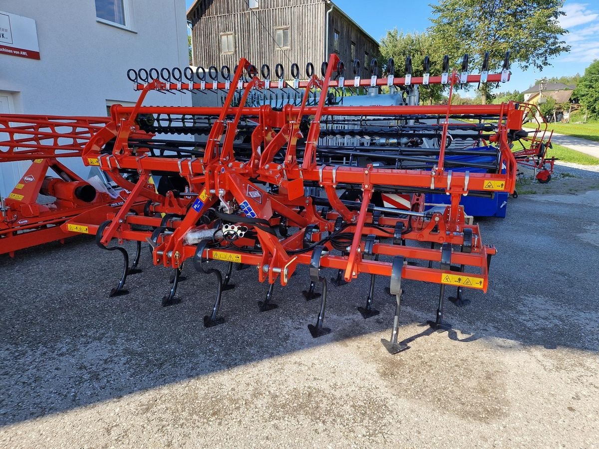 Grubber of the type Kuhn PROLANDER 400R Saatbettgrubber, Neumaschine in Grünbach (Picture 2)