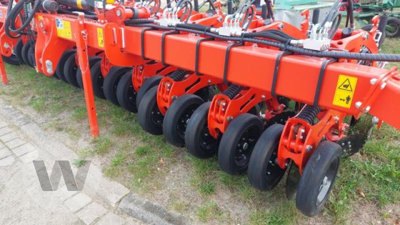 Grubber del tipo Kuhn STRIGER 600R, Neumaschine en Jördenstorf (Imagen 6)