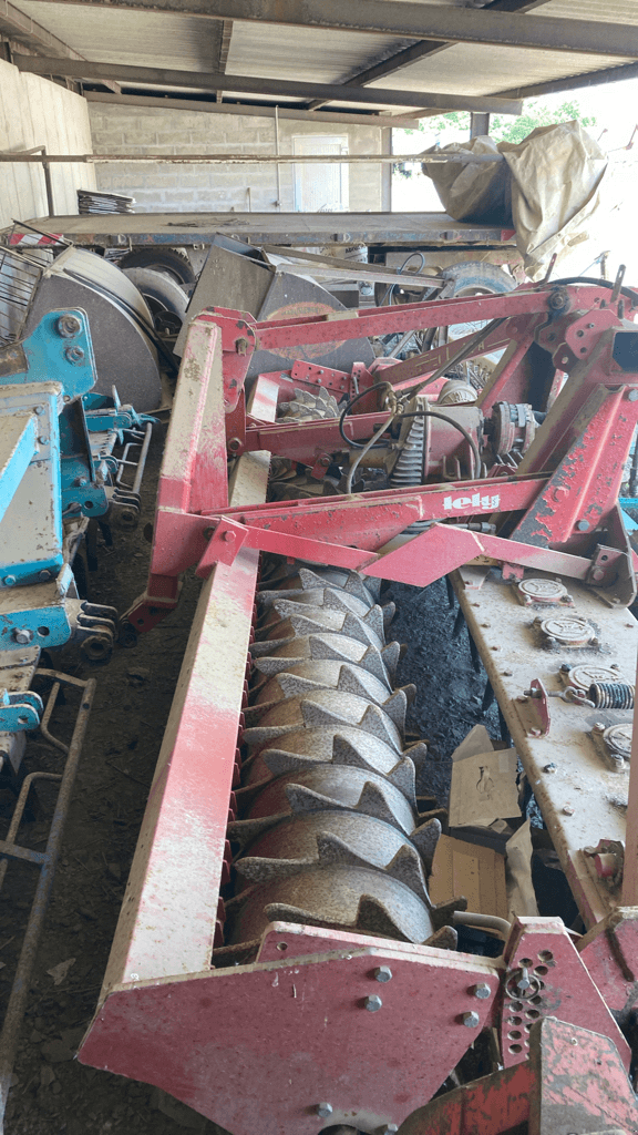 Grubber of the type Lely TERRA 4466, Gebrauchtmaschine in CINTHEAUX (Picture 2)