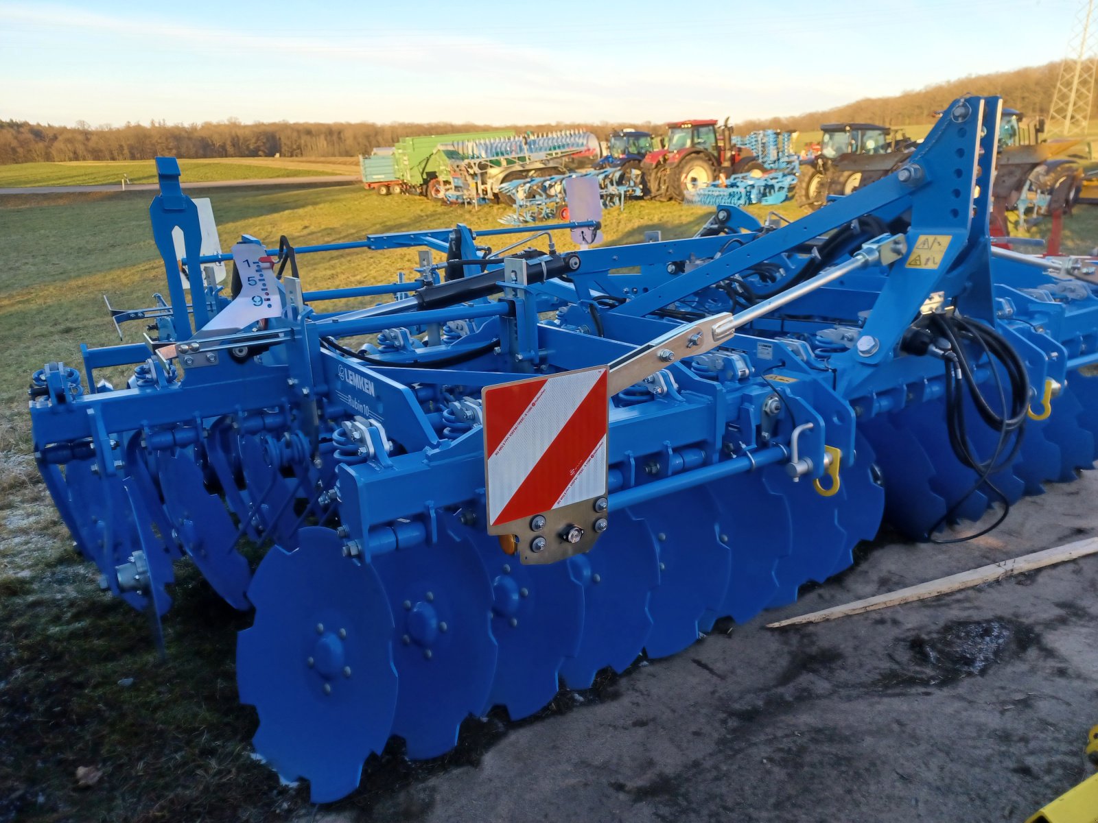 Grubber des Typs Lemken Karat 10/300 U, Neumaschine in Uffenheim (Bild 6)