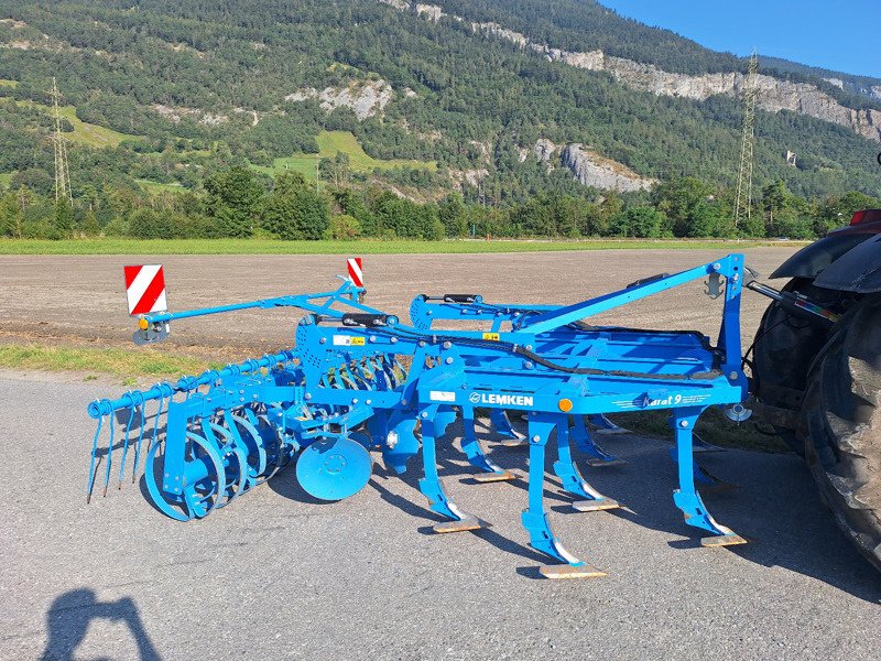 Grubber of the type Lemken Karat 9 / 300 Grubber, Ausstellungsmaschine in Chur (Picture 1)