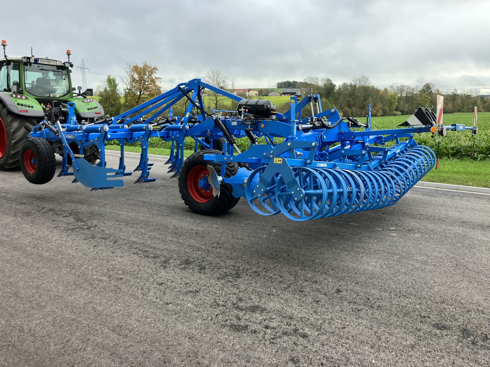 Grubber des Typs Lemken Karat 9/500 KUA, Gebrauchtmaschine in St.Marienkirchen (Bild 3)