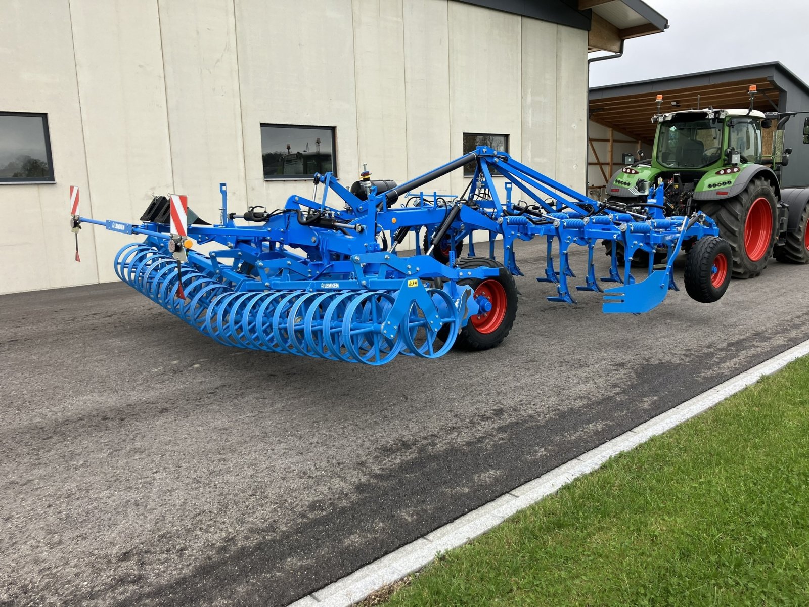 Grubber типа Lemken Karat 9/500 KUA, Gebrauchtmaschine в St.Marienkirchen (Фотография 3)