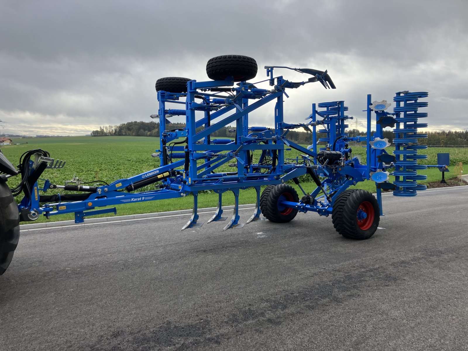 Grubber des Typs Lemken Karat 9/500 KUA, Gebrauchtmaschine in St.Marienkirchen (Bild 8)