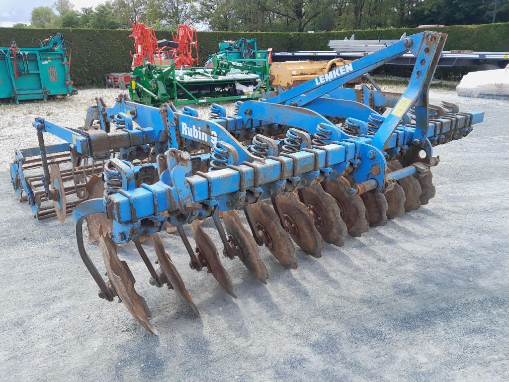 Grubber des Typs Lemken RUBIN 9/300U, Gebrauchtmaschine in LES ESSARTS (Bild 2)