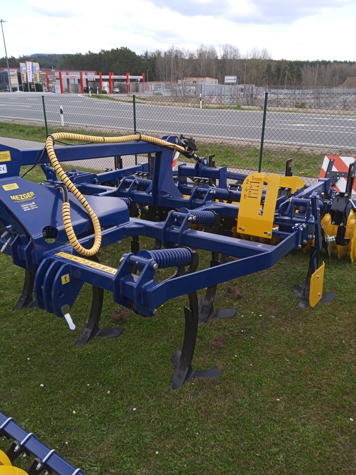 Grubber of the type Mezger MG300, Neumaschine in Nittenau (Picture 1)