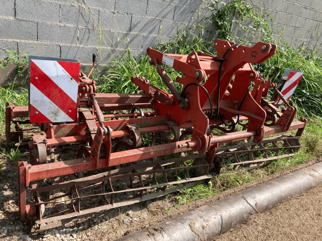 Grubber typu Pichon VIBROCULTEUR, Gebrauchtmaschine w TREMEUR (Zdjęcie 1)