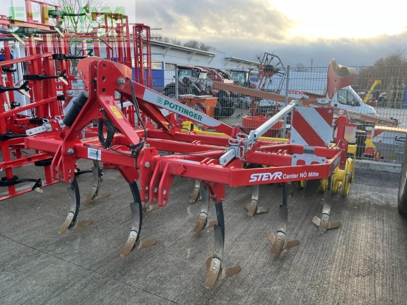 Grubber des Typs Pöttinger synkro 3030, Gebrauchtmaschine in ST. PÖLTEN (Bild 1)