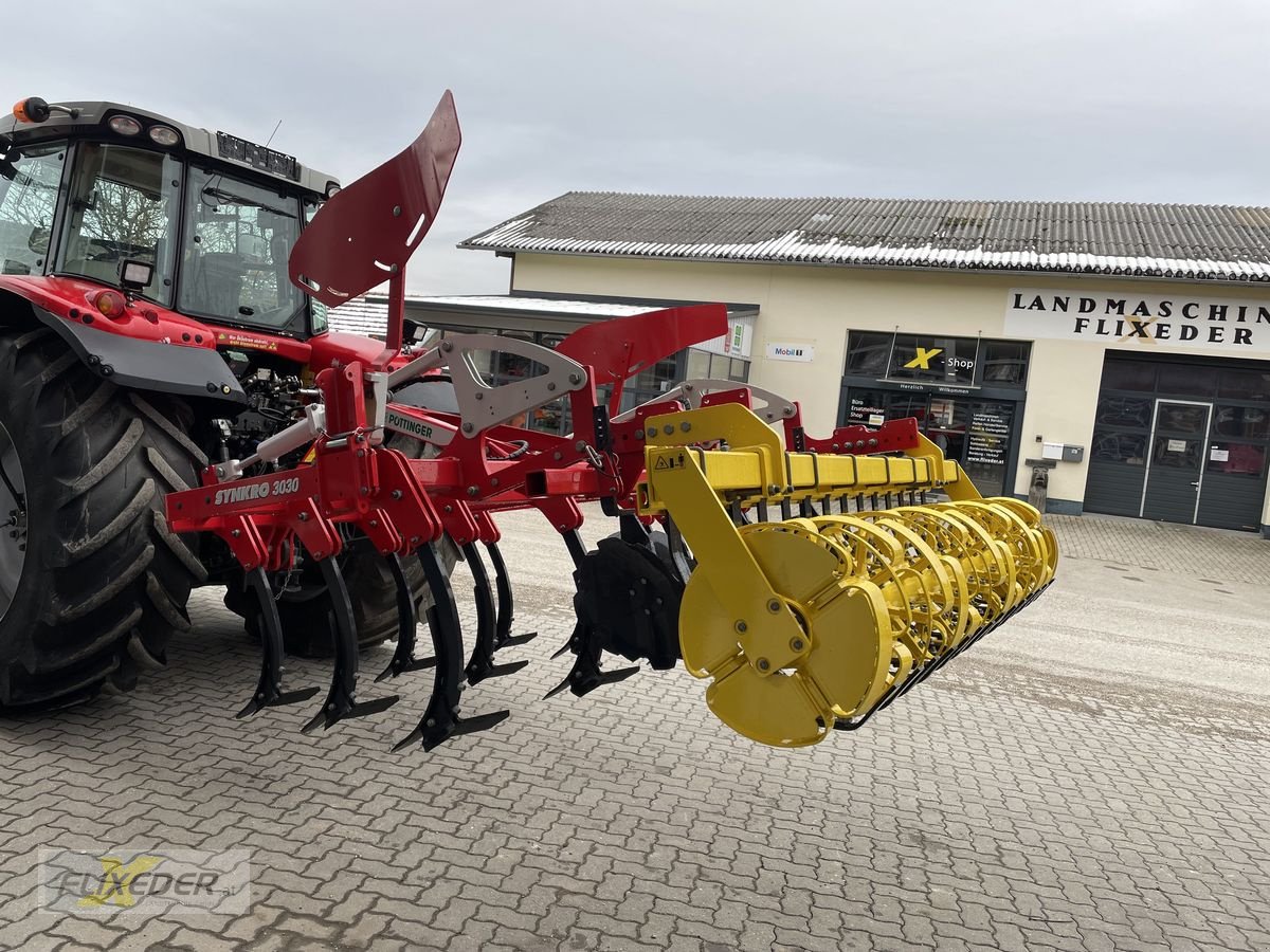 Grubber des Typs Pöttinger Synkro 3030, Neumaschine in Pattigham (Bild 4)