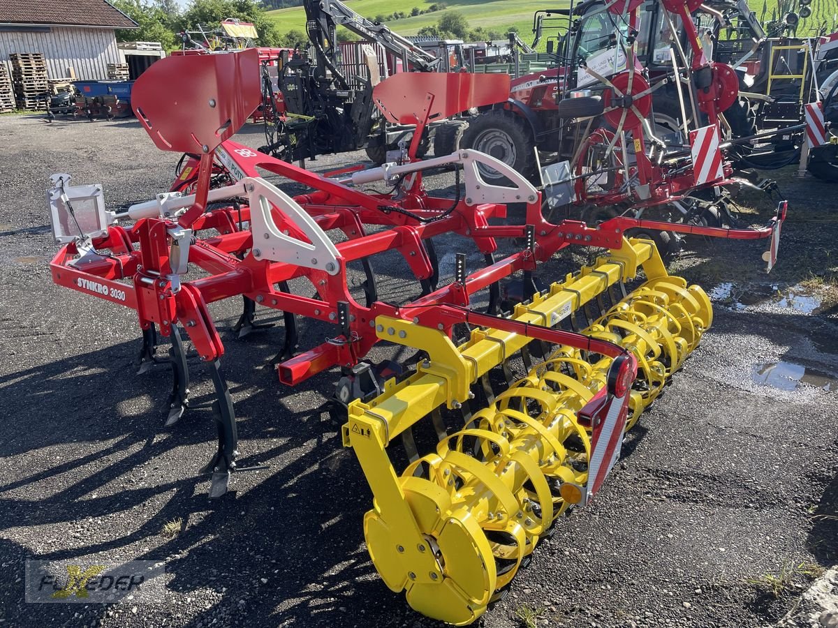 Grubber des Typs Pöttinger Synkro 3030, Neumaschine in Pattigham (Bild 3)