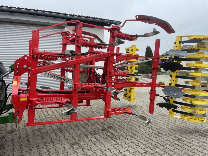 Grubber tipa Pöttinger Synkro 4030 K Nova, Gebrauchtmaschine u Beutelsbach (Slika 1)