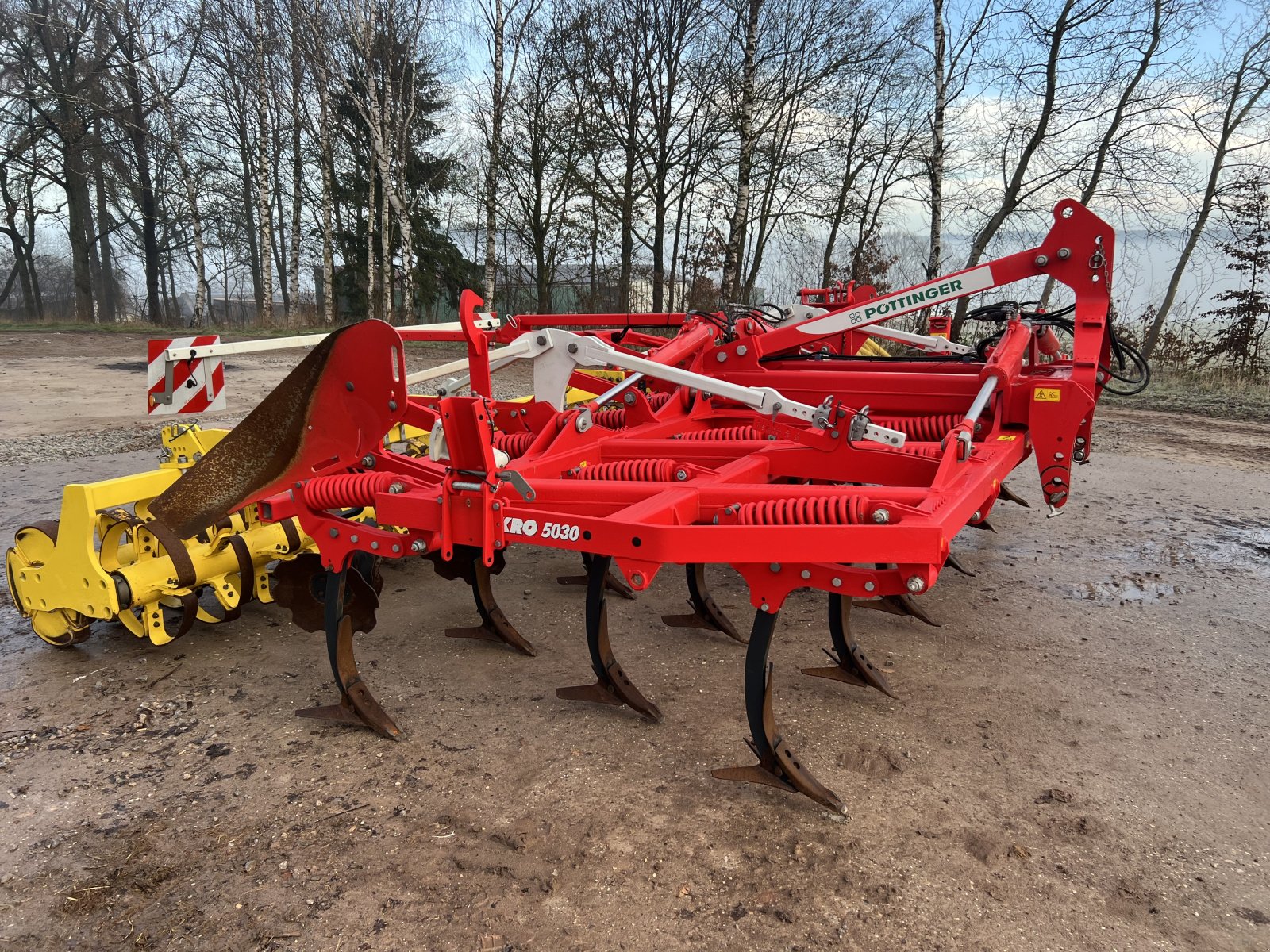 Grubber van het type Pöttinger Synkro 5003, Gebrauchtmaschine in Feuchtwangen  (Foto 2)