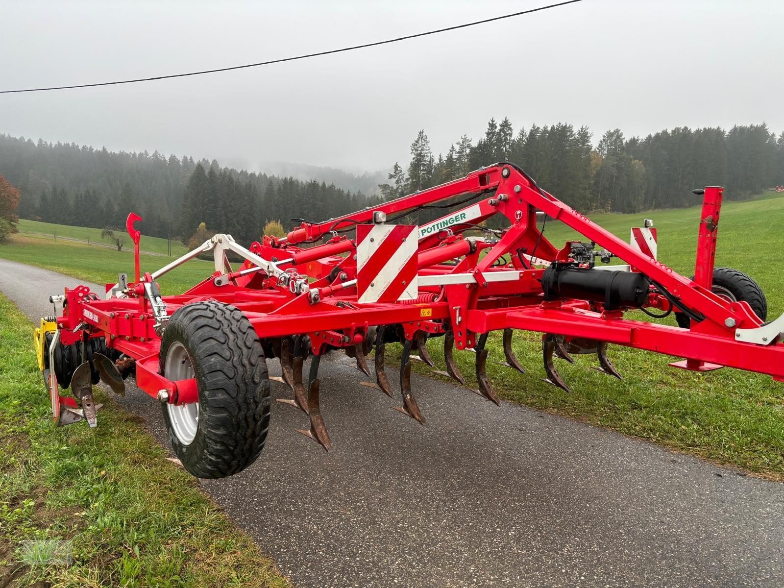 Grubber des Typs Pöttinger Synkro 5030 Nova T, Gebrauchtmaschine in Bad Leonfelden (Bild 1)