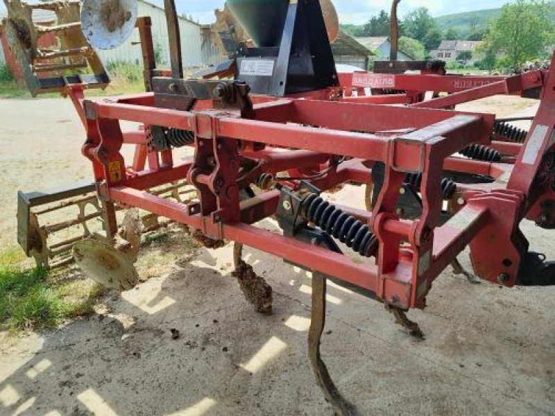 Grubber des Typs Quivogne MAXICULTEUR, Gebrauchtmaschine in Belleville sur Meuse (Bild 1)