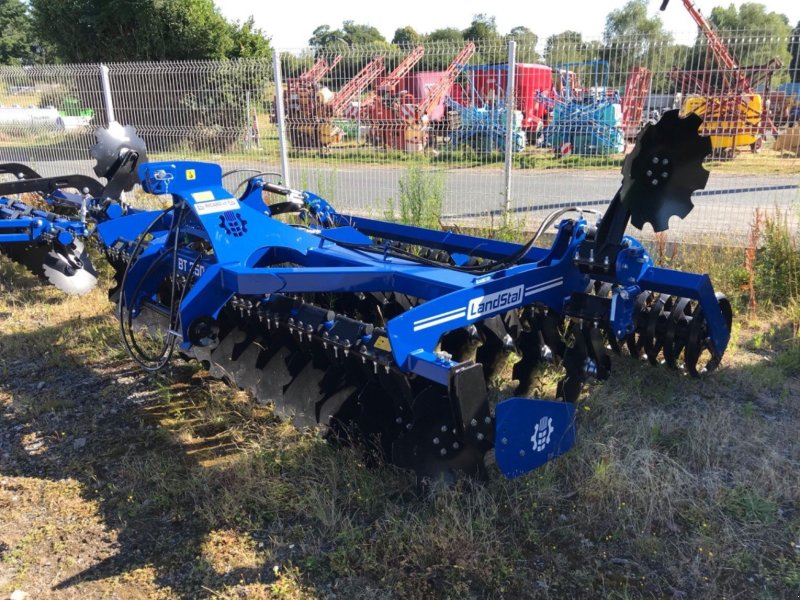 Grubber van het type Sonarol Déchaumeur à disques LSTBT350/560 Landstal, Gebrauchtmaschine in LA SOUTERRAINE (Foto 1)