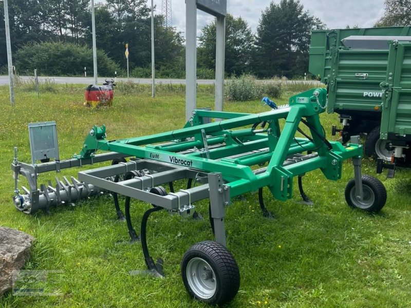 Grubber of the type Sonstige EUM Vibrocat 30 steingesichert, Neumaschine in Wernberg-Köblitz