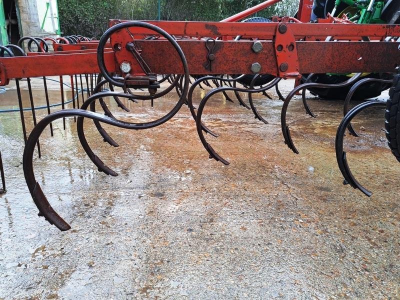 Grubber du type Sonstige VIBRO, Gebrauchtmaschine en SAINT-GERMAIN DU PUY (Photo 4)