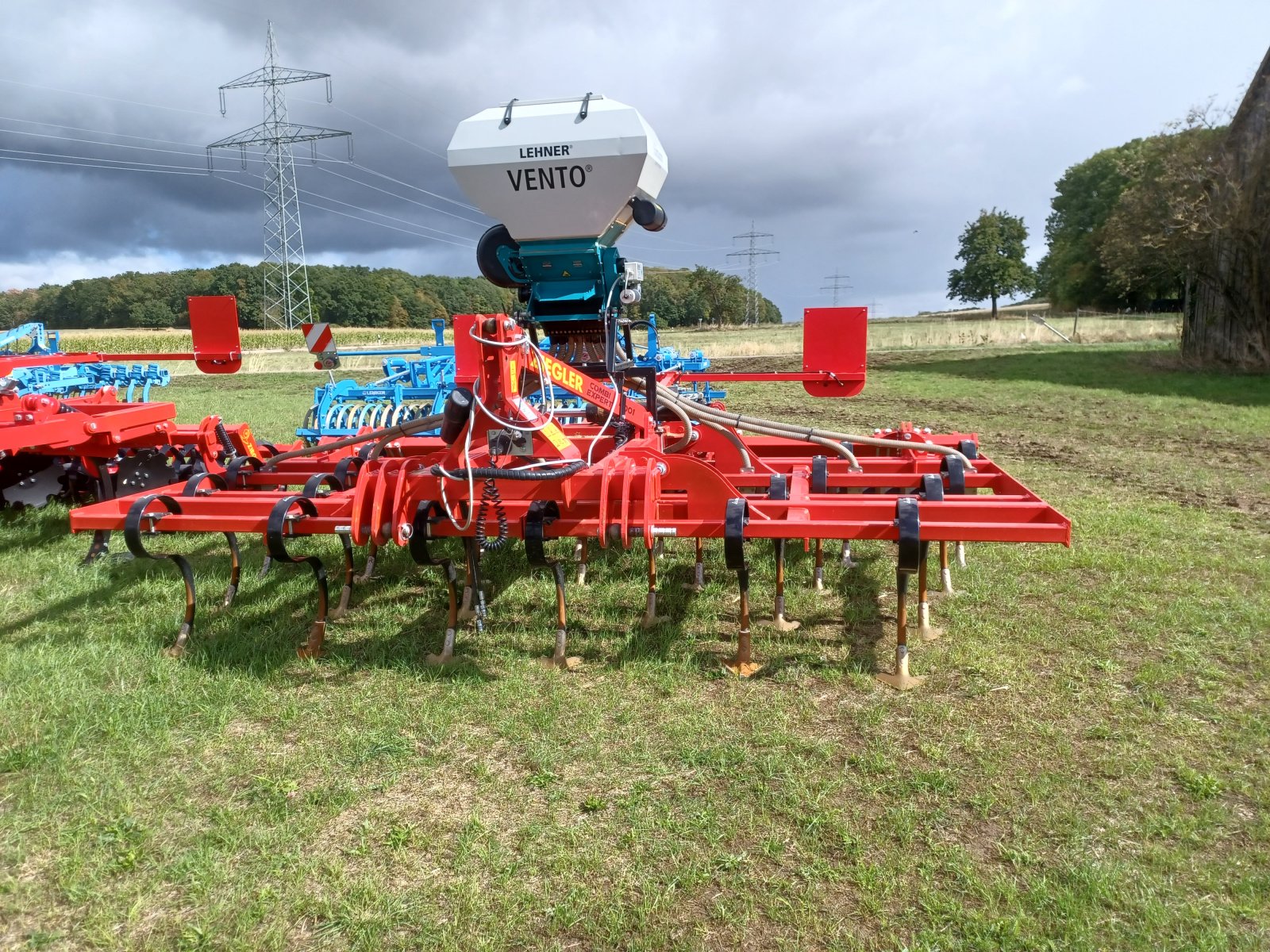 Grubber typu Ziegler Combi Expert 4001 + Lehner Vento Streuer, Gebrauchtmaschine w Uffenheim (Zdjęcie 3)