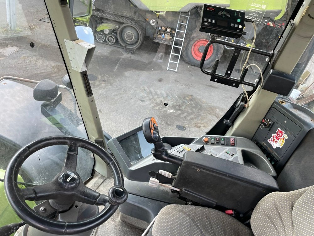 Grünlandtraktor του τύπου CLAAS Xerion 781, Gebrauchtmaschine σε Praha (Φωτογραφία 12)