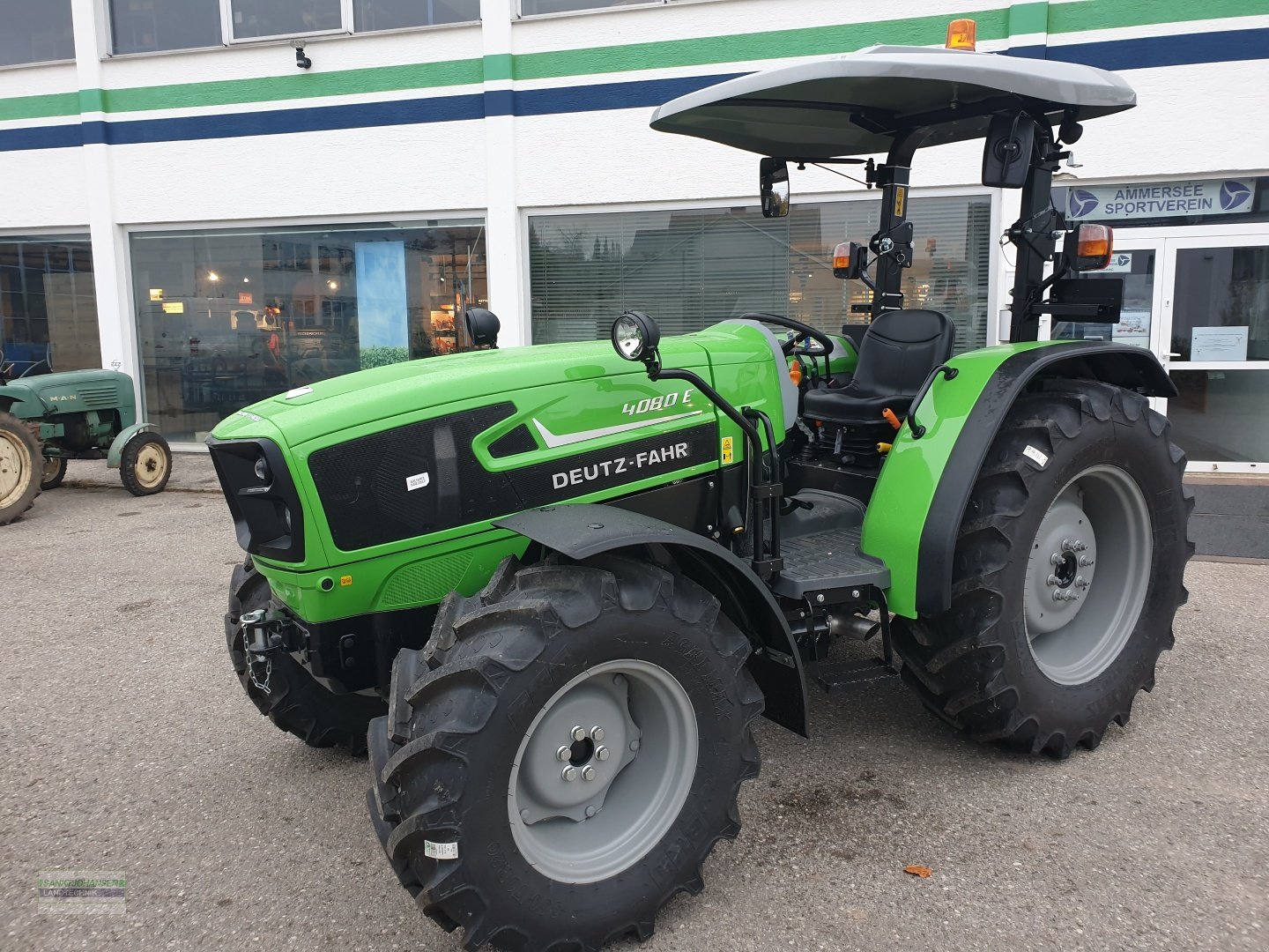 Grünlandtraktor del tipo Deutz-Fahr 4080 E - Aktionspreis Ernteschlussverkauf-, Neumaschine In Diessen (Immagine 3)