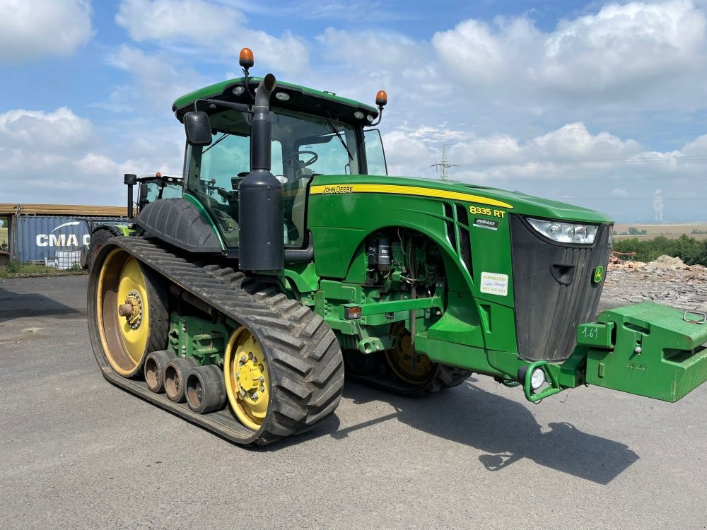 Grünlandtraktor des Typs John Deere 8335 RT, Gebrauchtmaschine in Praha (Bild 1)