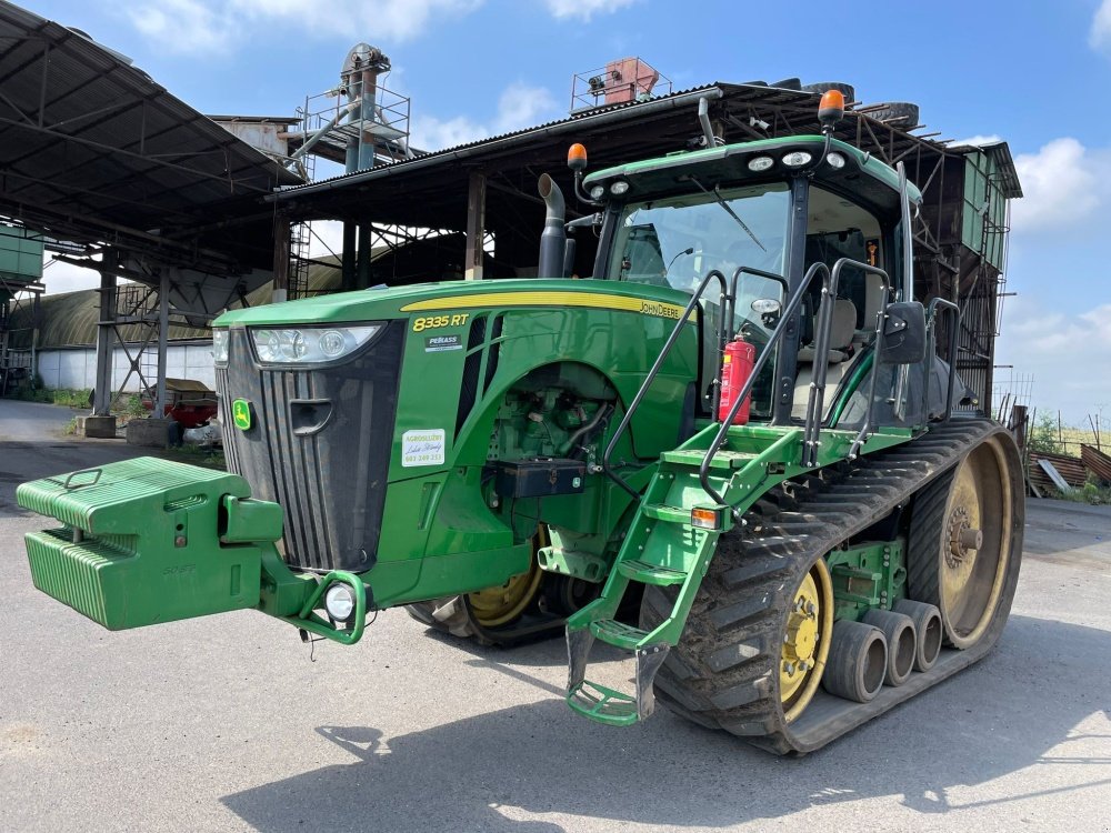 Grünlandtraktor Türe ait John Deere 8335 RT, Gebrauchtmaschine içinde Praha (resim 3)