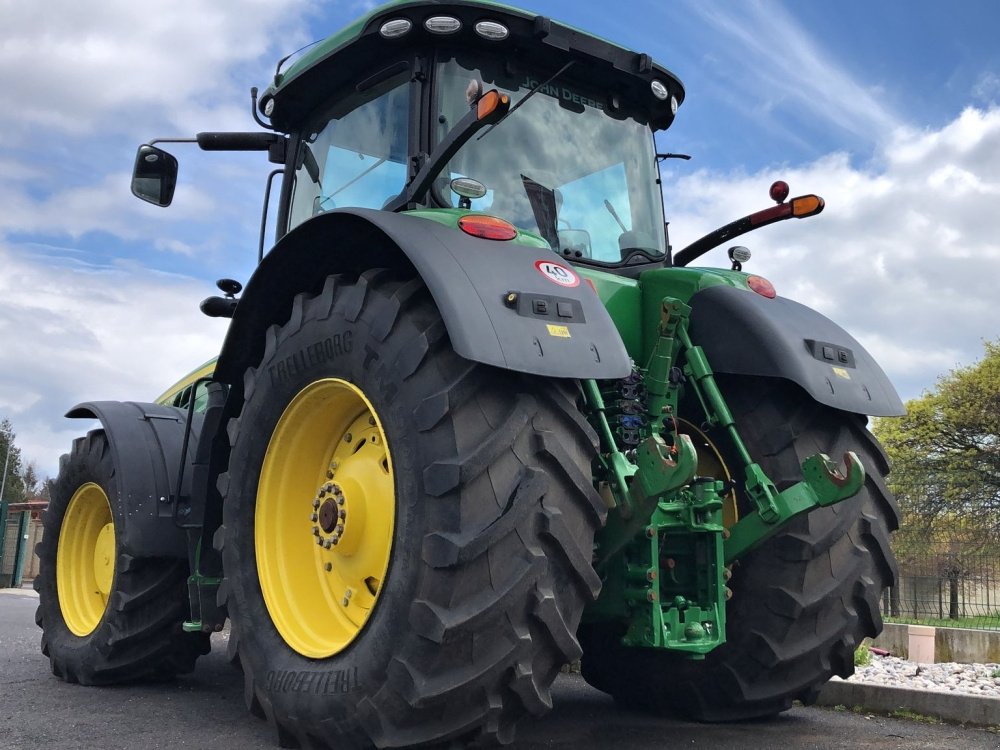 Grünlandtraktor van het type John Deere 8400 R, Gebrauchtmaschine in Praha (Foto 3)