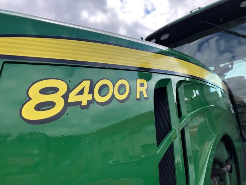 Grünlandtraktor a típus John Deere 8400 R, Gebrauchtmaschine ekkor: Praha (Kép 11)